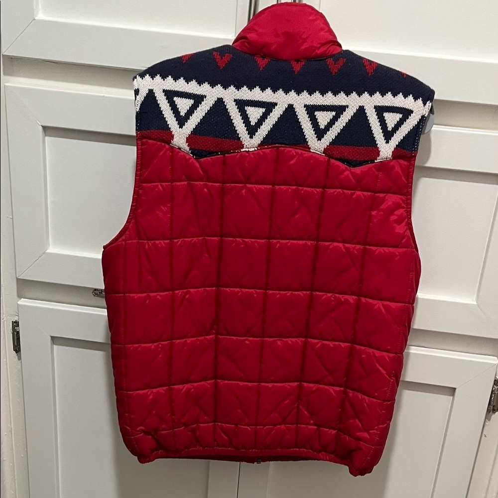 Red Quilted Vest with Geometric Pattern - Picture 3 of 5